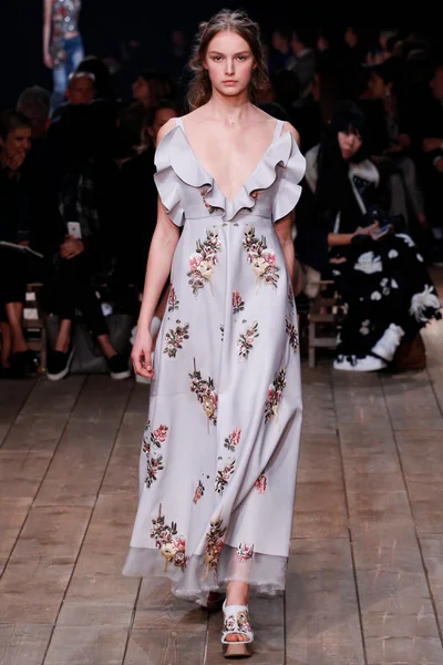 Look 27